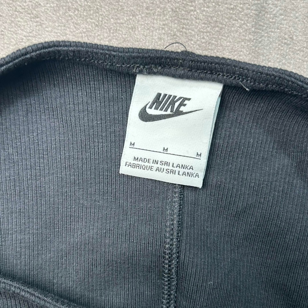 Nike Air Womens M Blk Ribbed Embroidered Logo Crop Tank Top DM6069-010 Koszulka - Picture 3 of 7
